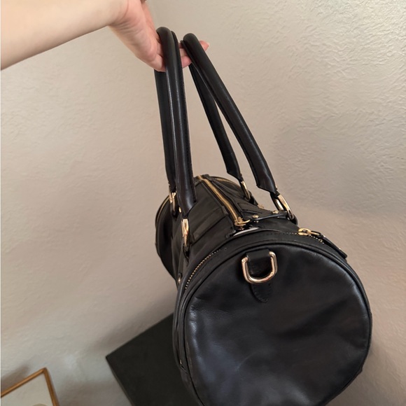 Elegant 100% Leather Black Handbag - Picture 8 of 8